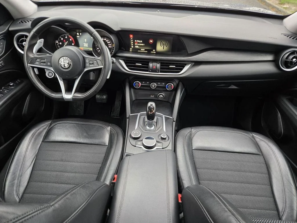 Bord Alfa Romeo Giulia / Stelvio
