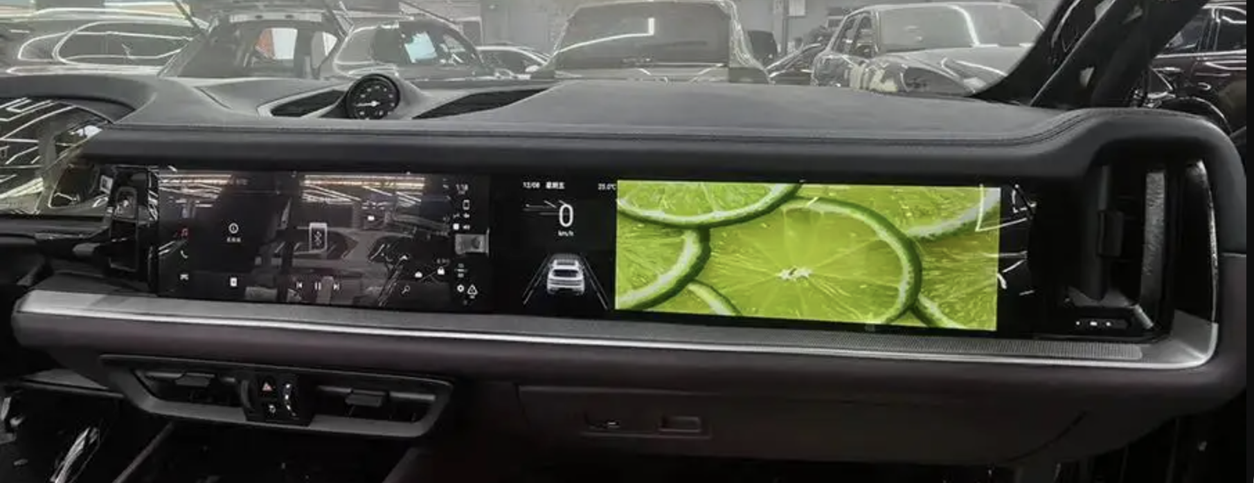 Banner Porsche Cayenne 2024 Copilot Screen