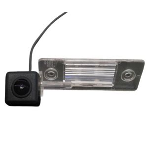 Dedikált autós videokamera tolatáshoz kompatibilis Skoda Fabia 2012/2013 120 fokos nyitással